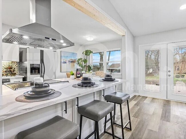 Building Photo - 306 Wildbriar Dr
