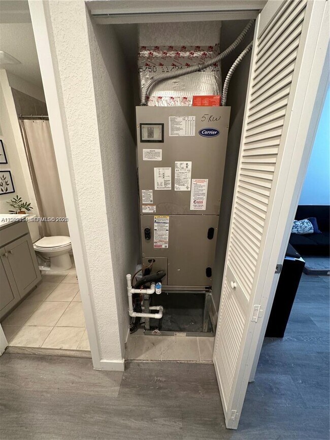 Building Photo - 1030 SE 23rd Terrace