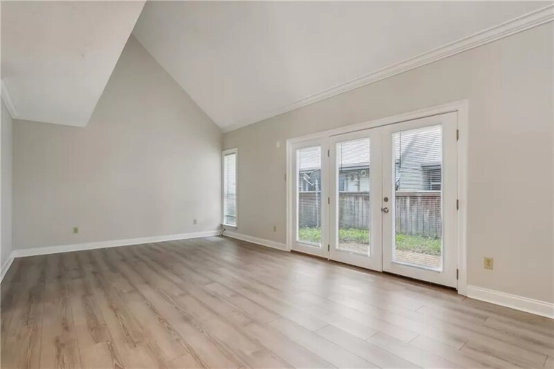 Building Photo - 351 Jackson Ave