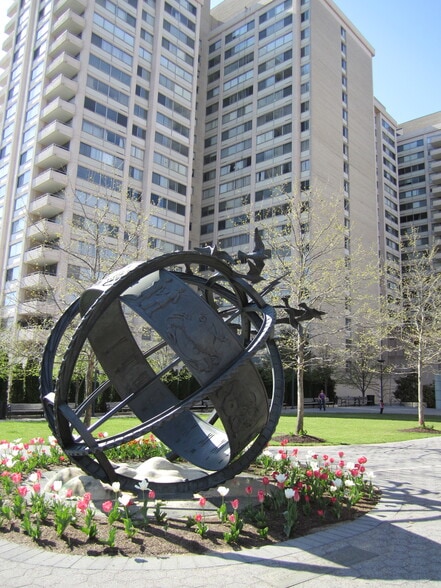 Building Photo - 5500 Friendship Blvd