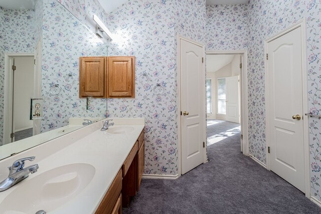 Building Photo - 13003 Tantivy Dr