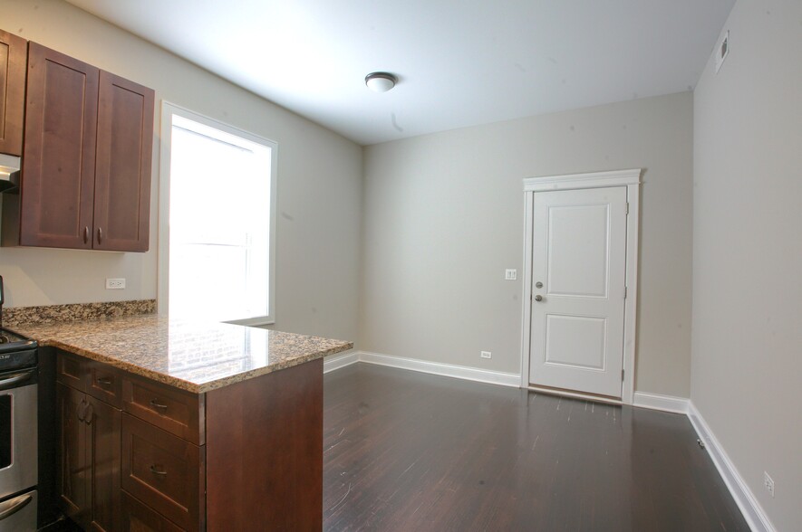 Building Photo - 3224 N Monticello Ave