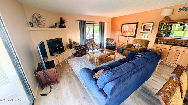 Building Photo - 5085 N Camino Del Lazo