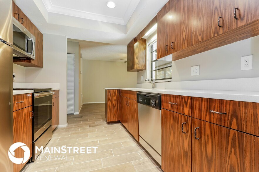 Building Photo - 5048 Brandeis Cir W