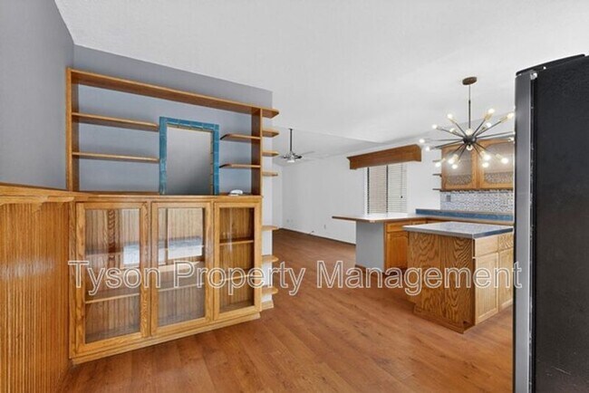 Building Photo - 9230 Osuna Pl NE