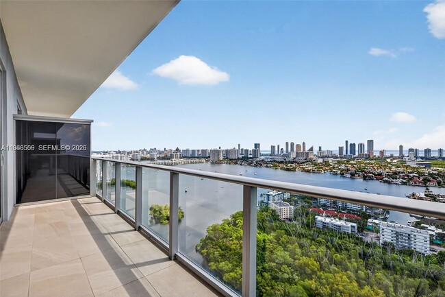 Building Photo - 16385 Biscayne Blvd