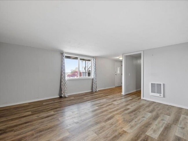 Building Photo - 3603 W Canal Dr