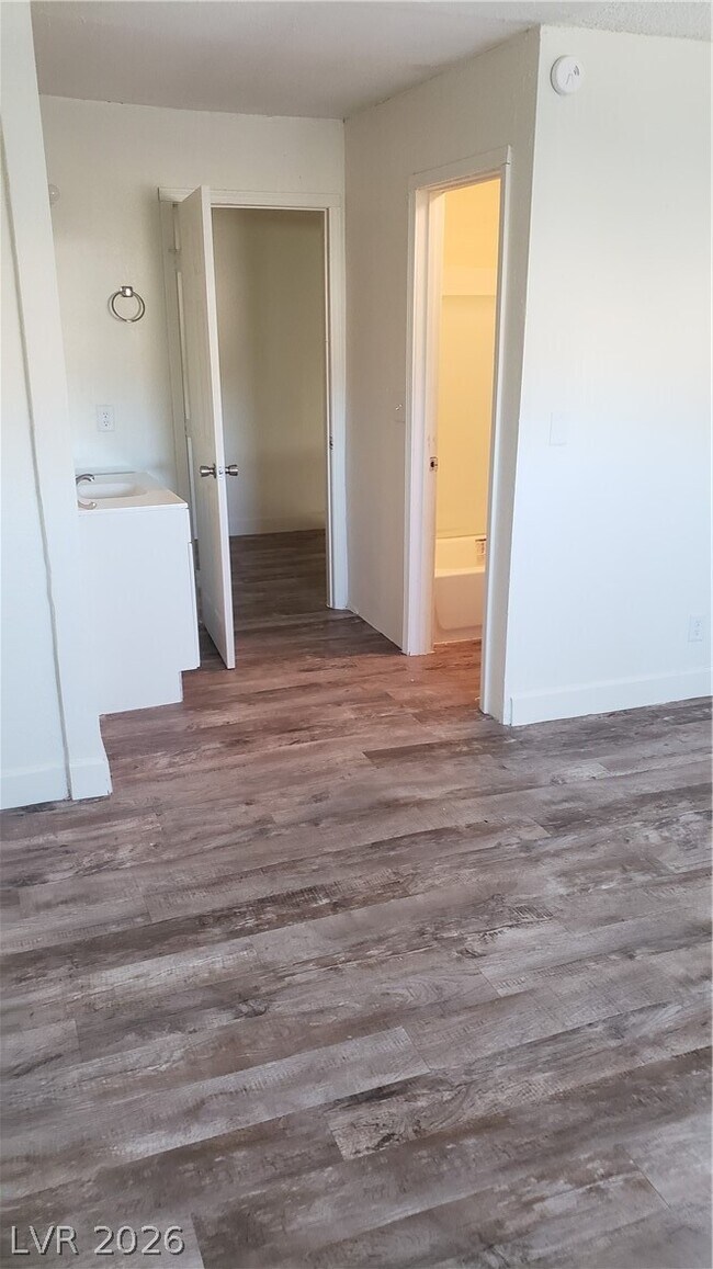 Building Photo - 5126 Golden