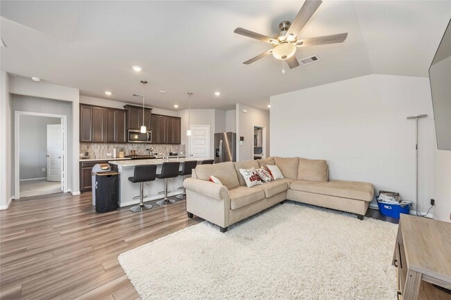 Building Photo - 6915 Ventura Dr