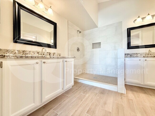 Building Photo - 537 S Danyell Dr