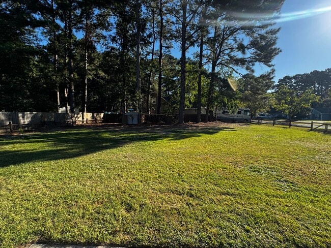 Building Photo - Cozy 3 Bedroom 2 Bath Home in Raeford.