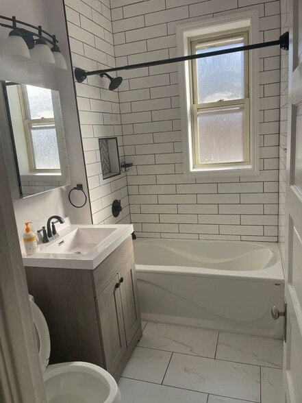 Building Photo - 1511 N Keystone Ave