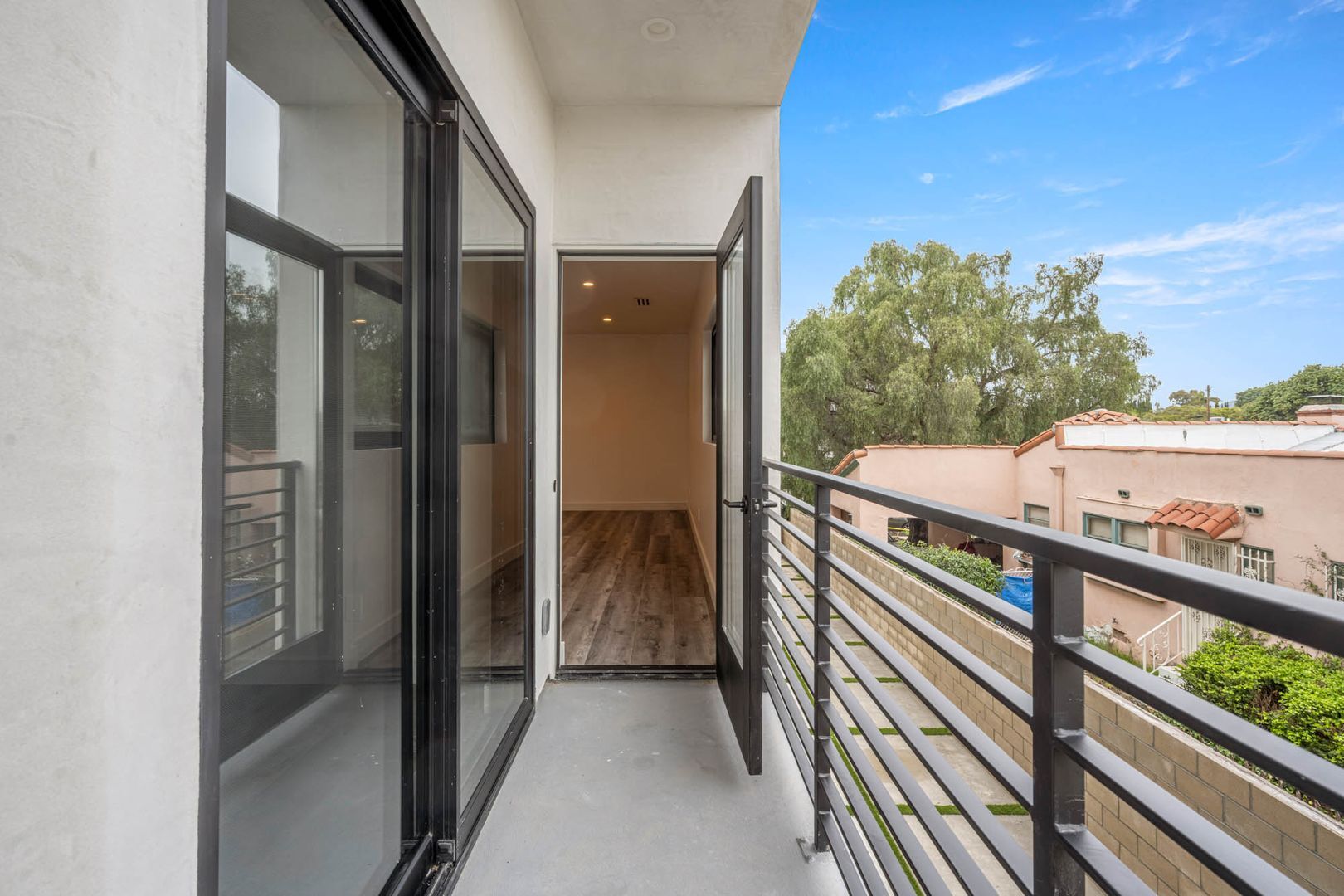 Building Photo - 1920-1922 S Sherbourne Dr