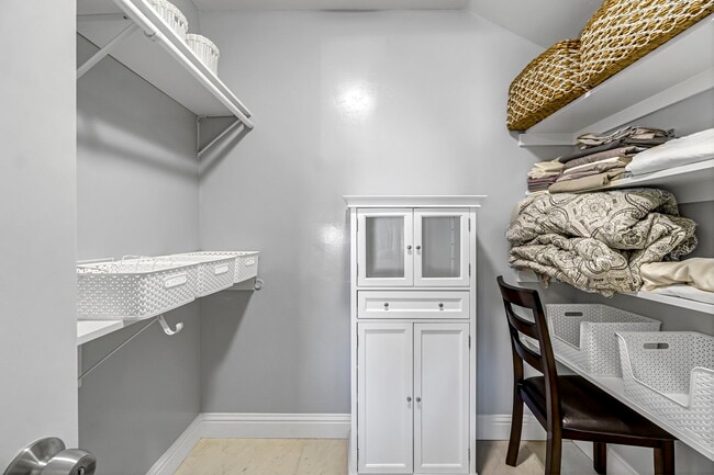 Building Photo - 4134 N Maroa Ave