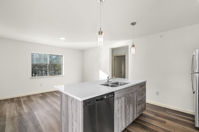 Building Photo - Oxbow Flats 1 Bedroom apartments - $500 off first 3 month's rent!