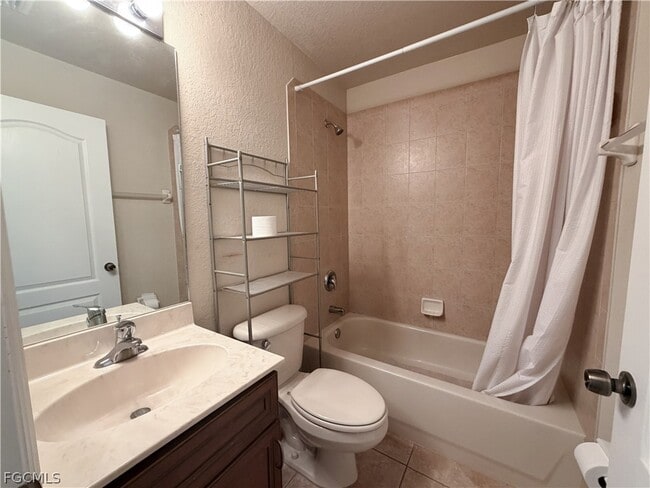 Building Photo - 2110 SW 38th Terrace