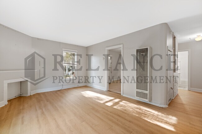 Building Photo - 1554 N Salina Ave