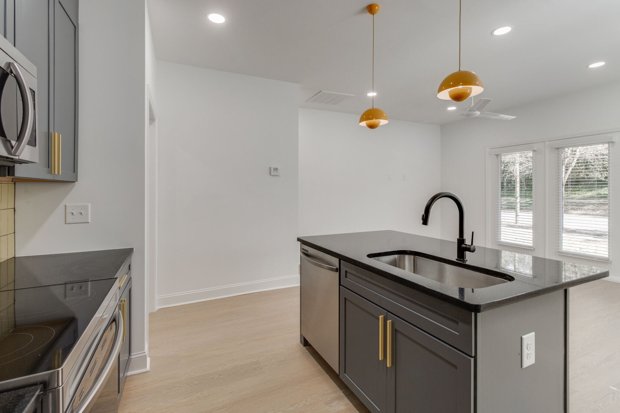 Building Photo - 133 Harden St