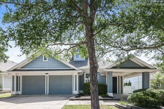Building Photo - 419 Creekview Dr