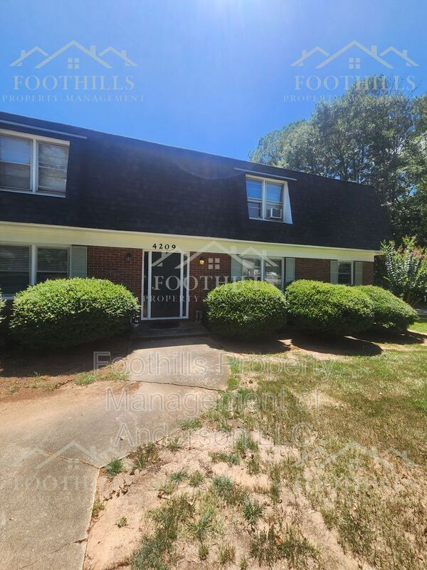Primary Photo - 4209 Dixon Rd