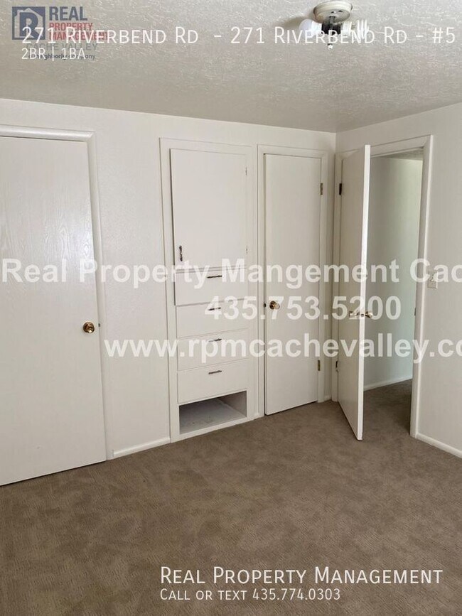 Building Photo - 271 Riverbend Rd