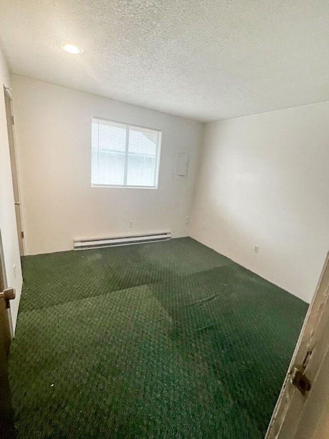 Building Photo - Charming 2 Bed, 1 Bath Duplex in the Heart of Cheney