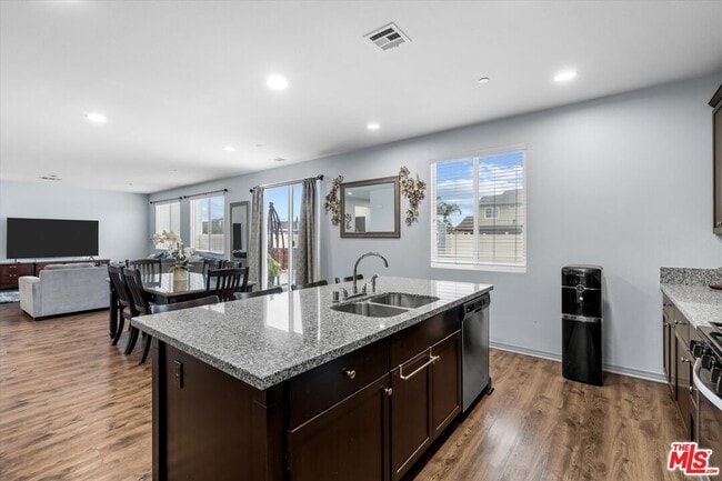 Building Photo - 24944 El Braso Dr