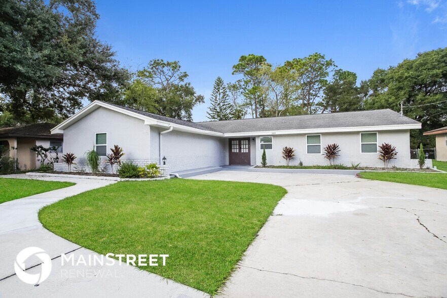 Primary Photo - 1005 Park Dr