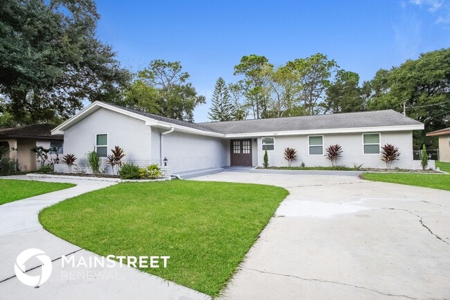 Building Photo - 1005 Park Dr
