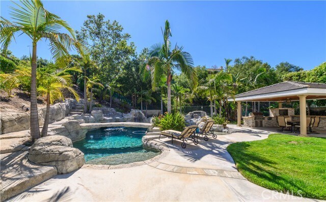 Building Photo - 21 Bent Oak