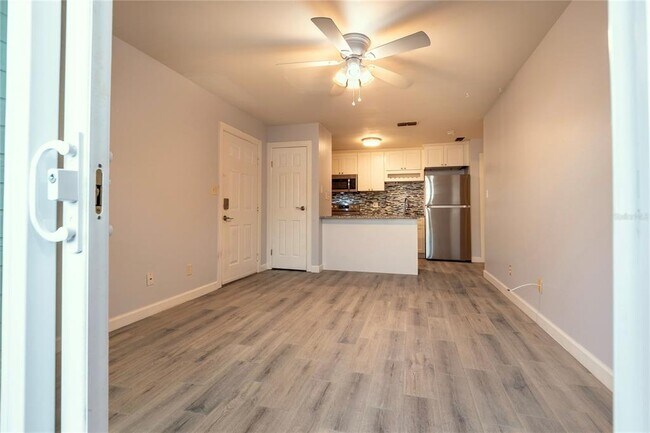 Building Photo - 1400 Gandy Blvd N