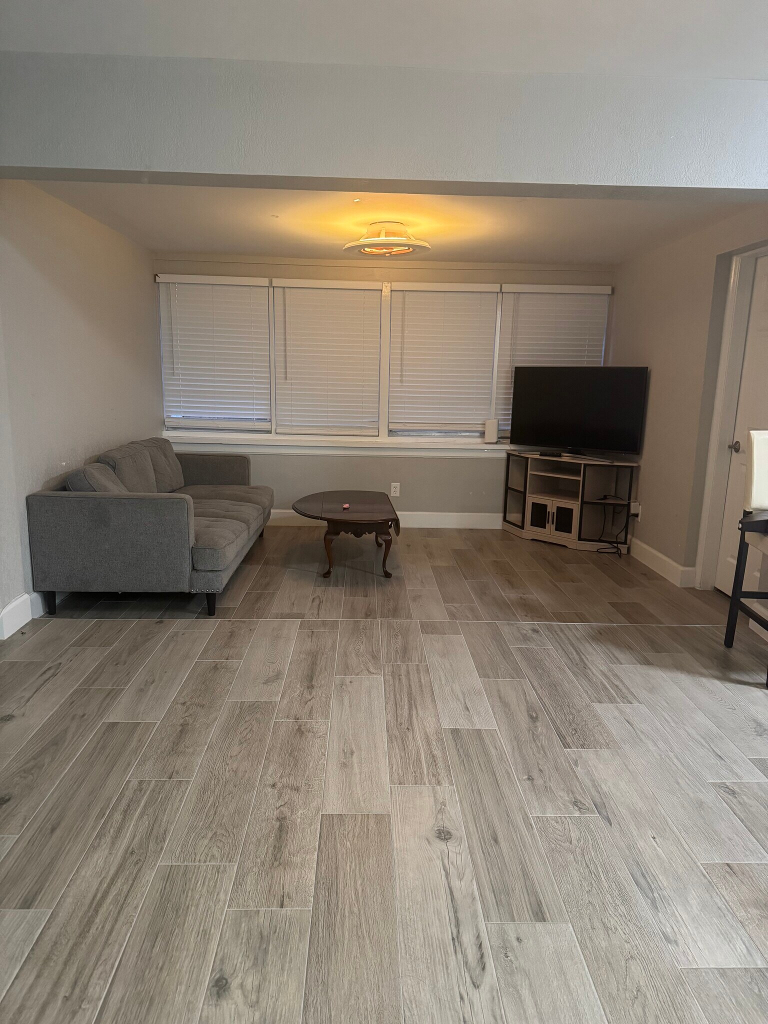 LIVINGROOM - 7302 Ivory Way