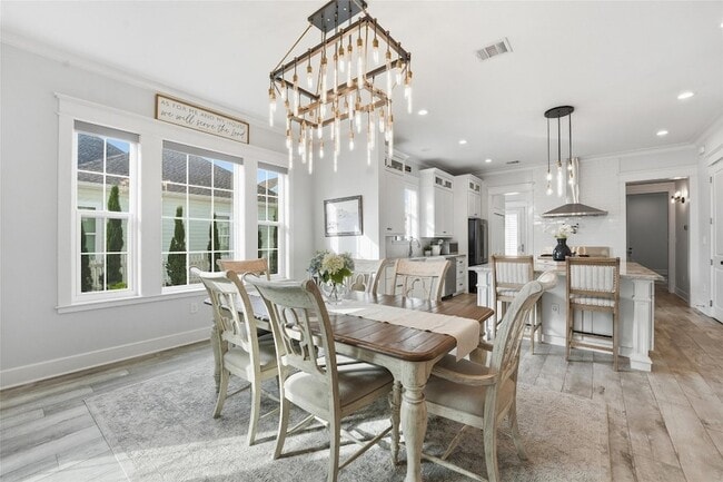 Building Photo - 10 Mariner Pass