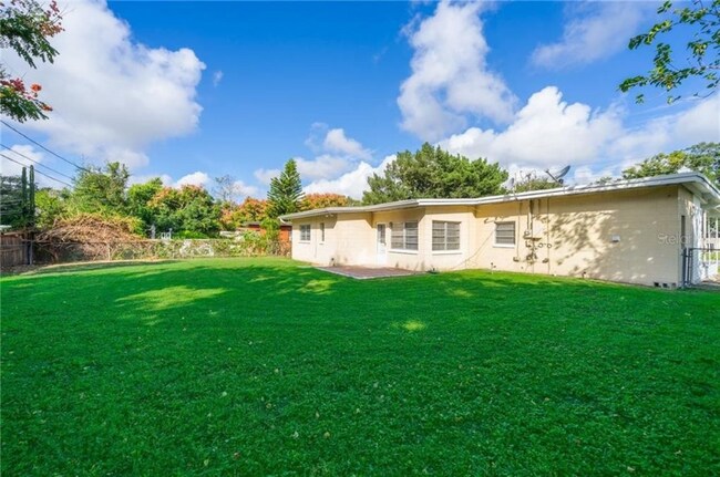Building Photo - 3504 Lake Margaret Dr