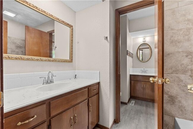 Building Photo - Bright & Spacious 3-Bed Home with Finished...