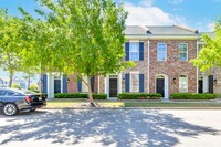 Building Photo - Gorgeous Market Common Townhome w/ Garage