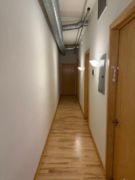 Building Photo - 523 S 9th St