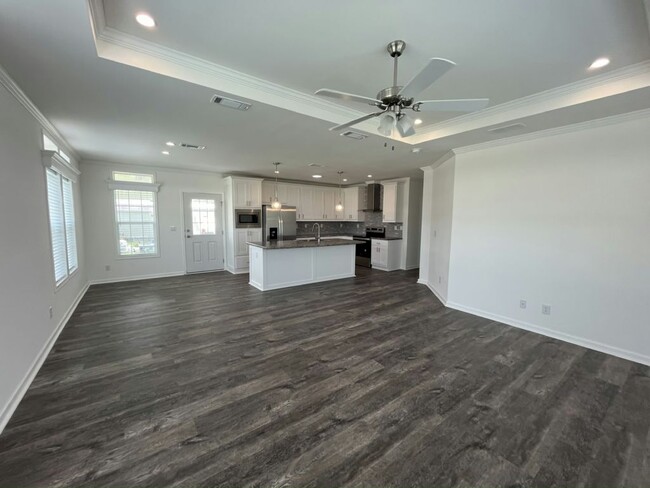 Building Photo - 968 Avanti Way Blvd