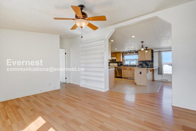 Building Photo - 1385 Antelope Dr