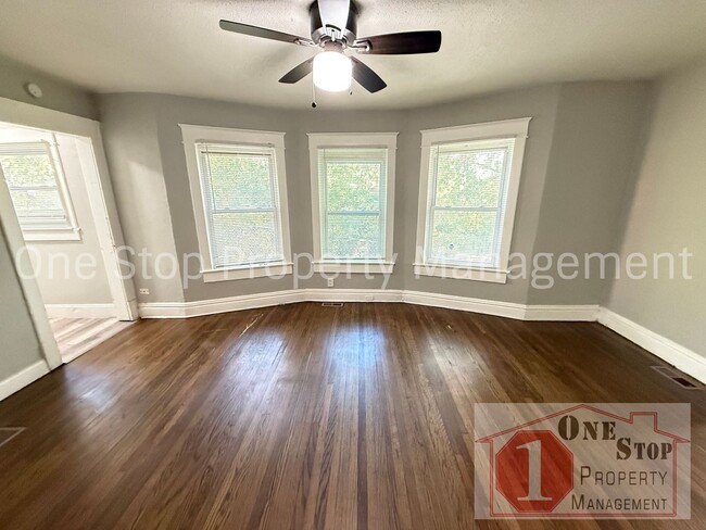 Building Photo - Spacious 3-bedroom, 2-bath in Kansas City