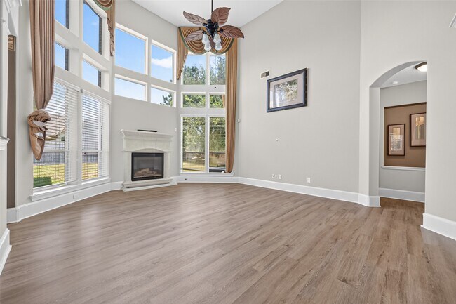 Building Photo - 9735 Lansing Meadows Dr