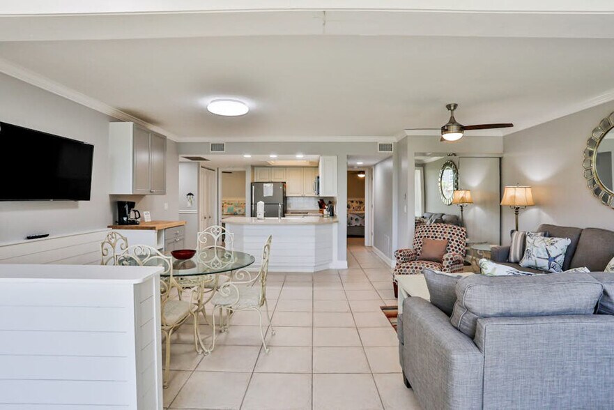 Building Photo - 1500 Midnight Cove II Pl