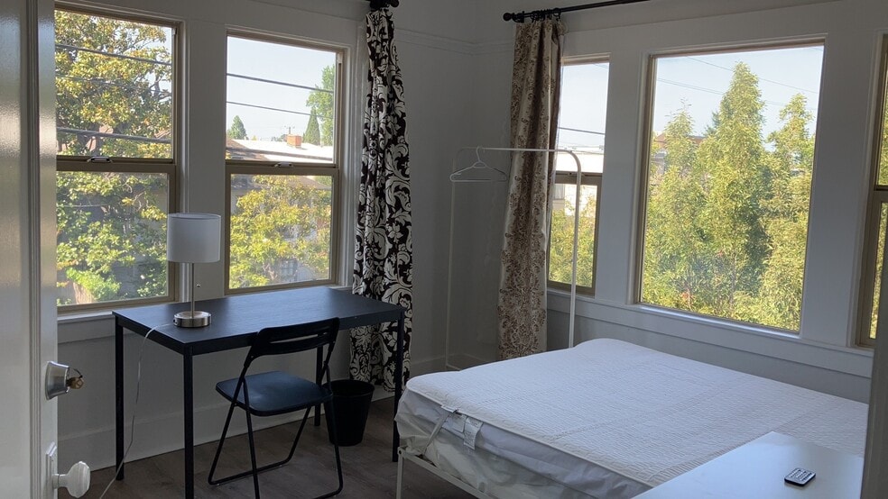 bedroom 1 - 2329 Parker St