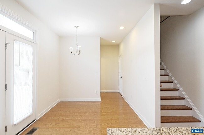 Building Photo - 2135 Saranac Ct