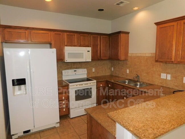 Building Photo - 2121 NW 157th St
