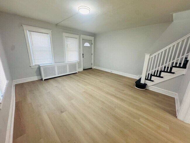 Building Photo - Rehabbed 3bd/1.5bth House with Backyard!! SECTION 8 ONLY!!