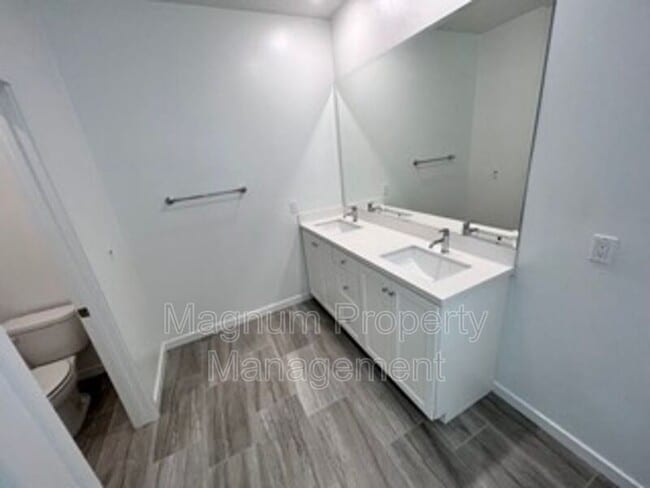 Building Photo - 30960 Falling Star Pl