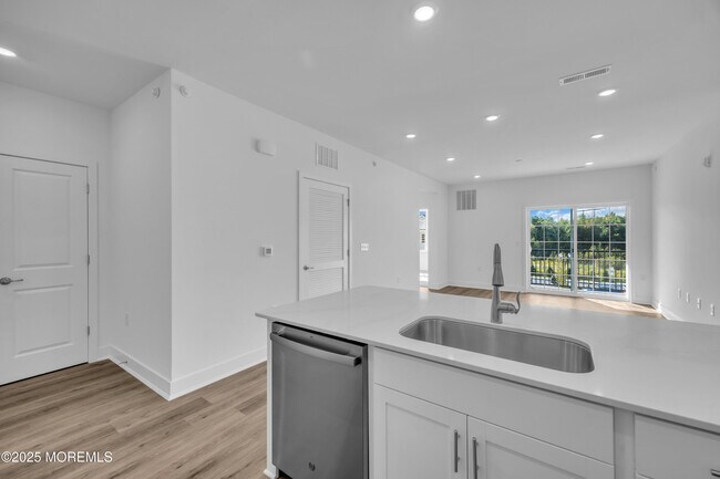 Building Photo - 28311 Radford Ct