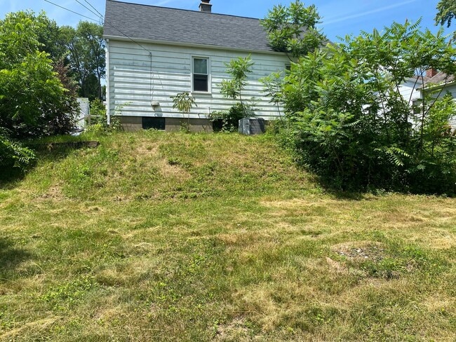 Building Photo - 213 N 10th Ave