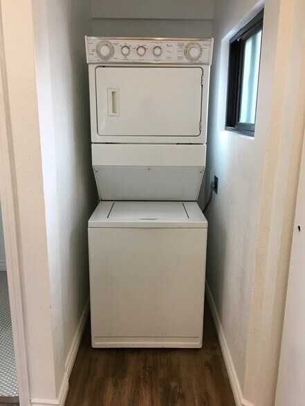 Building Photo - 1990 Ocean View Blvd